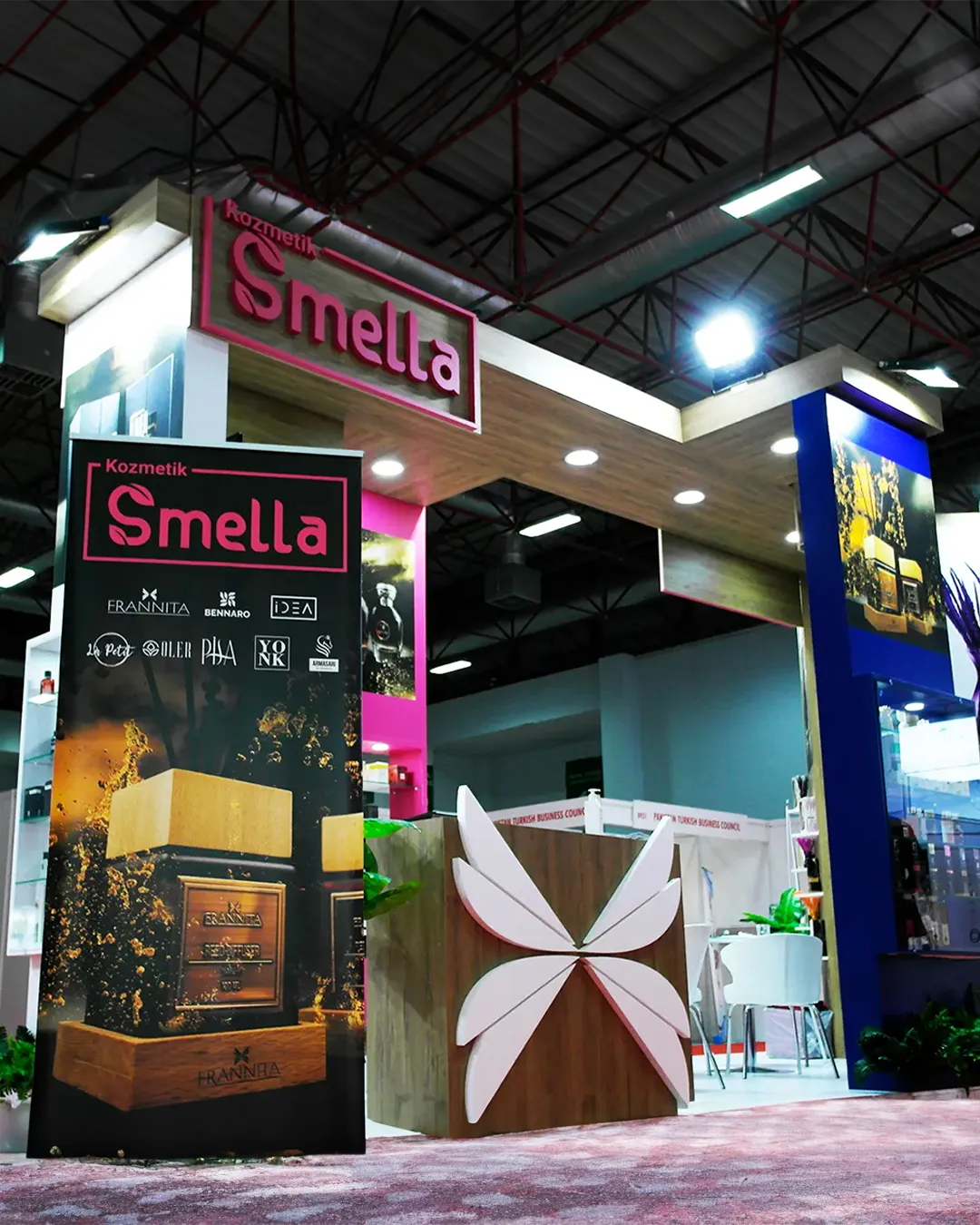 Beauty Eurasia 2021 fuarında Smella Kozmetik standı