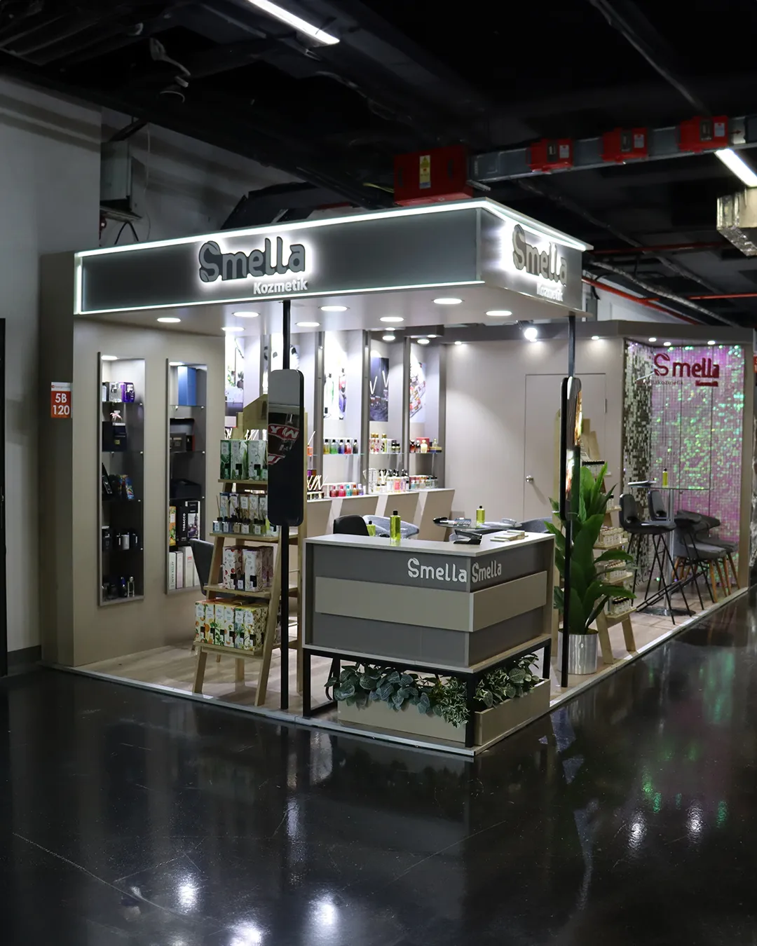 Stand Smella Kozmetik au salon Beauty Istanbul 2023